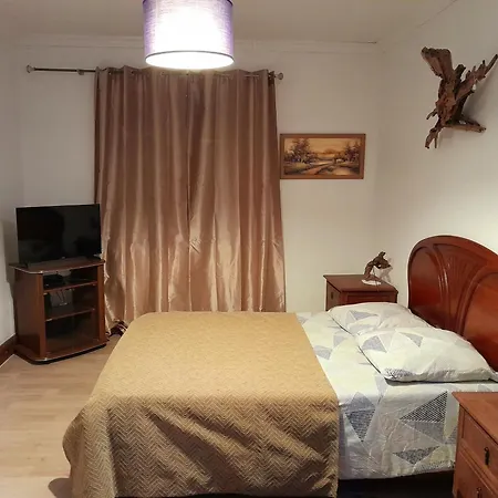 بيت ضيافة La Caverne Du Buisson