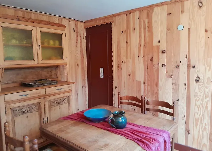 La Caverne Du Buisson