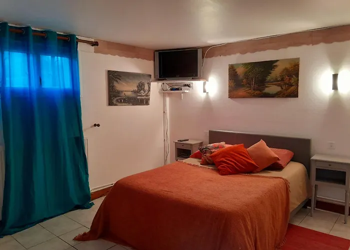 La Caverne Du Buisson Guest house Truffe